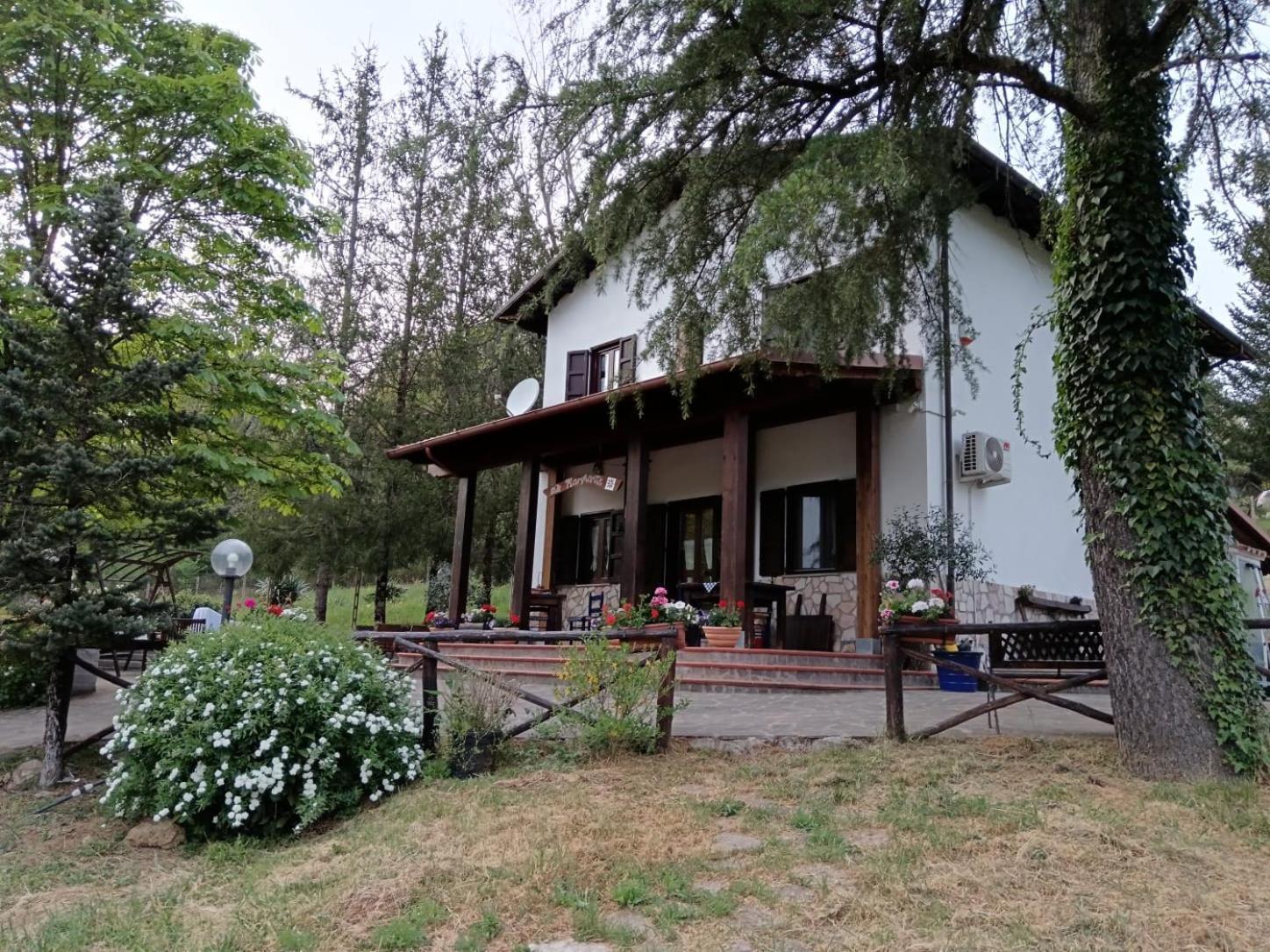 Bed And Breakfast Margherita & Home Restaurant Gerano エクステリア 写真